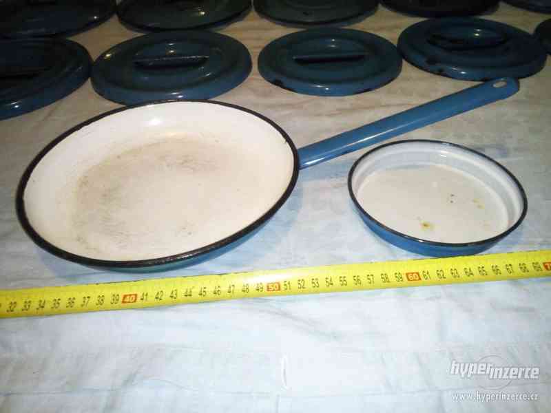 Staré modré smaltované nádobí - foto 3