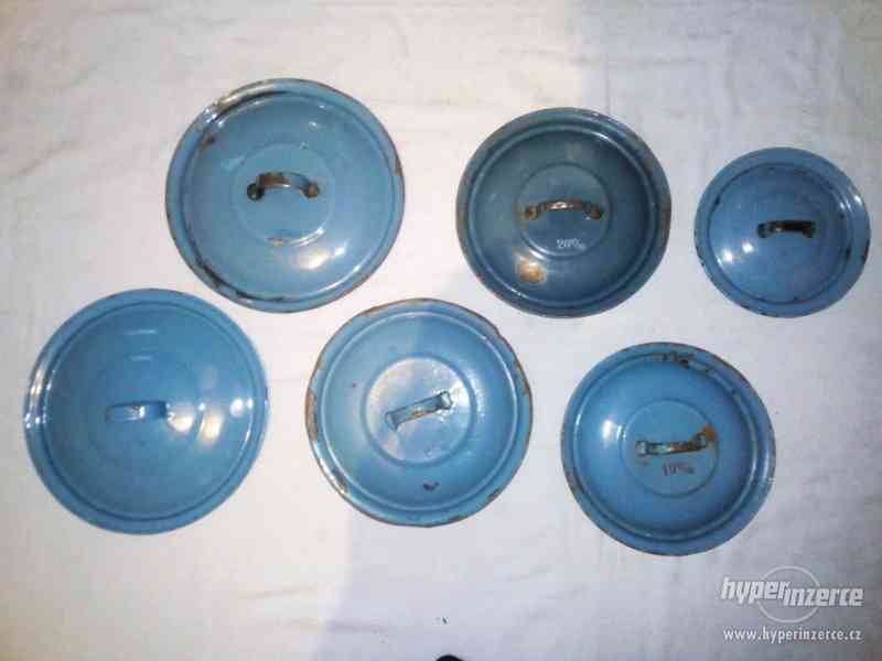 Staré modré smaltované nádobí - foto 6