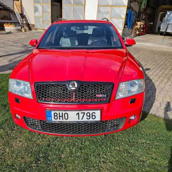 Škoda Octavia 2,0   2 RS kombi - foto 11