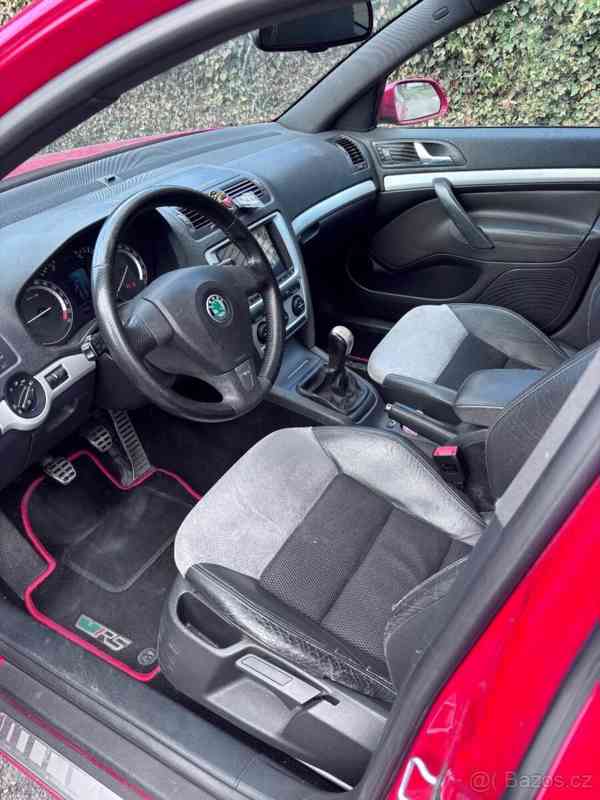 Škoda Octavia 2,0   2 RS kombi - foto 5