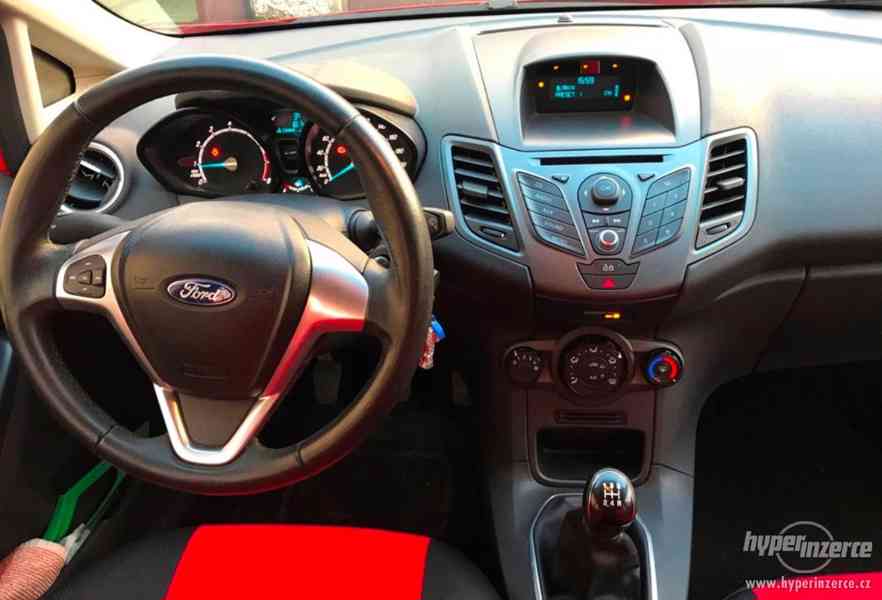 Prodám Ford Fiesta 1,25 , 60kW, r. 2013, 55 000 km - foto 9