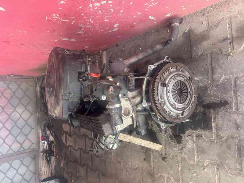 Motor 1,3 Škoda Felicia 781.136B kompletní motor - foto 3