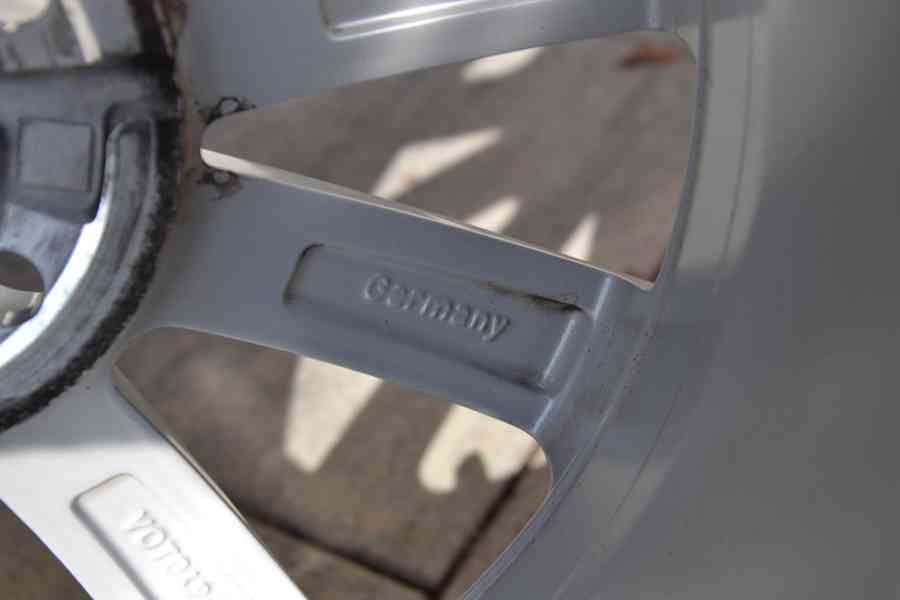 NOVÁ zimní ALU sada Š.Kamiq/Scala+195/60R16 Bridgestone - foto 9