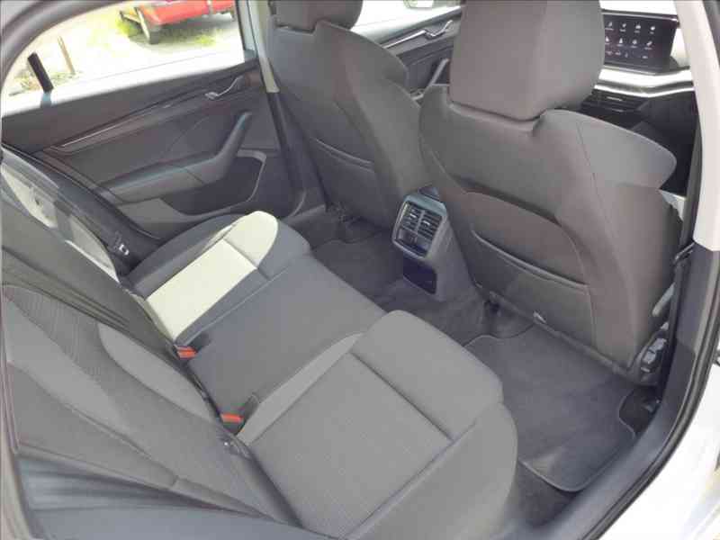 Škoda Octavia 2,0 TDI FULL LED NAVI APP DPH - foto 9