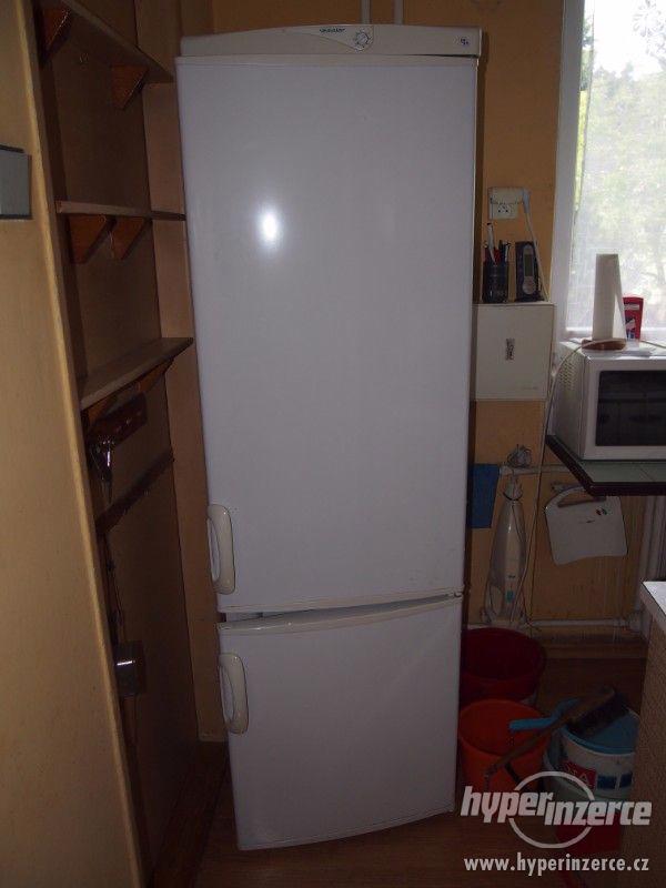 Lednička s mrazákem - foto 1