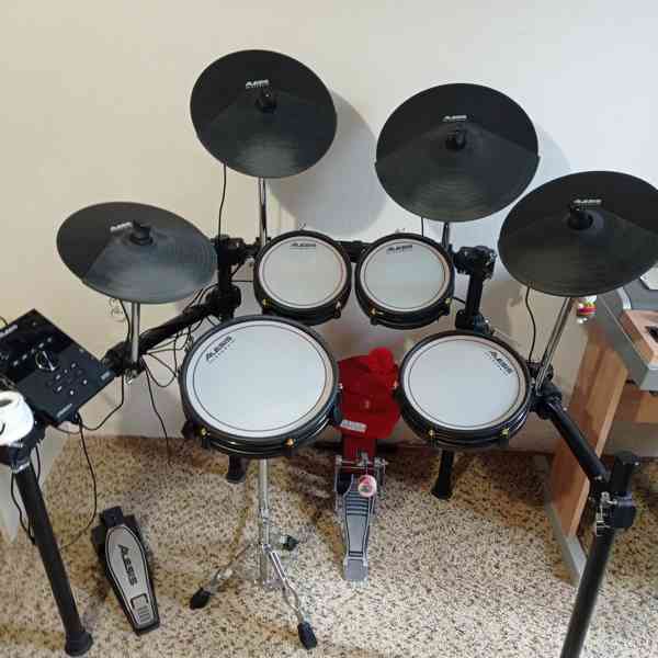 Prodám elektronické bicí Alesis Crimson 2 kit