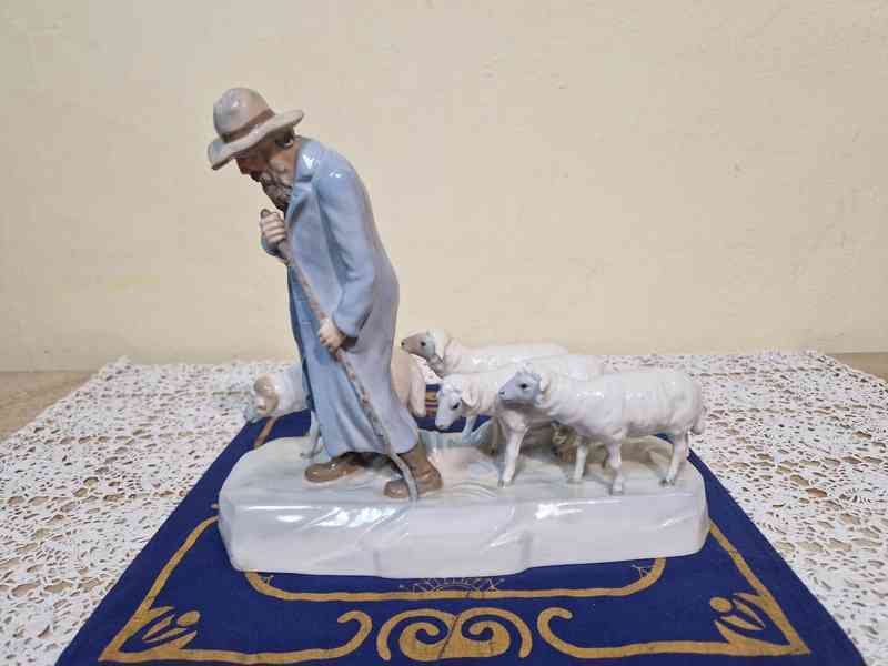 Krásné staré malované Sousoší Pasáček a Ovečky Dux  - foto 5