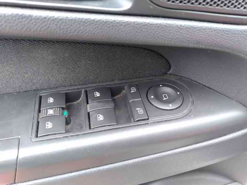 OPEL ZAFIRA 1.7 CDTI 81kW 7 MÍST KLIMA - foto 22