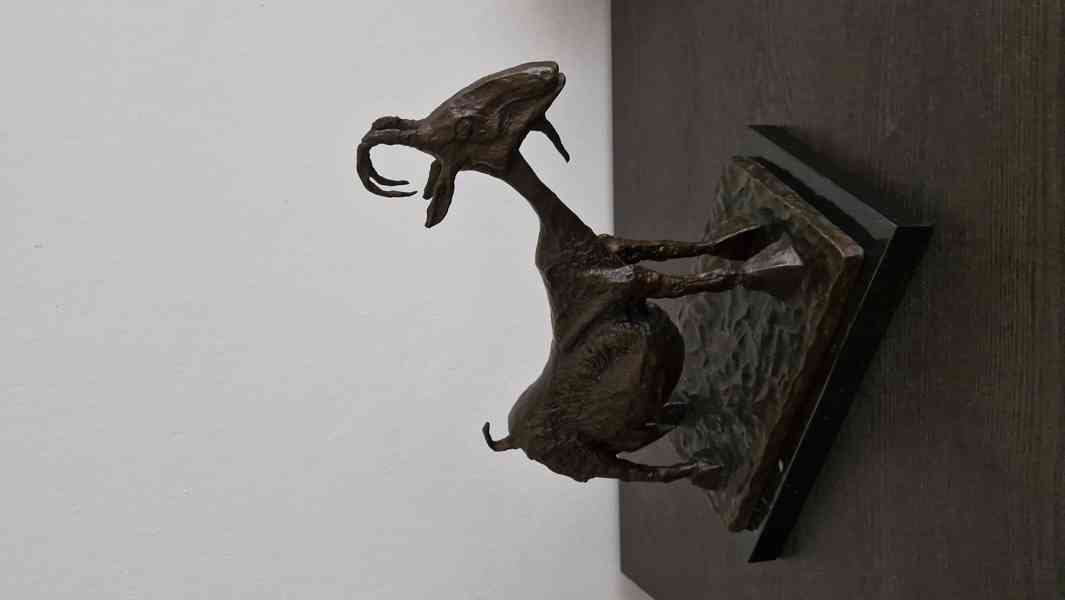 Picasso - koza - bronz  - foto 7