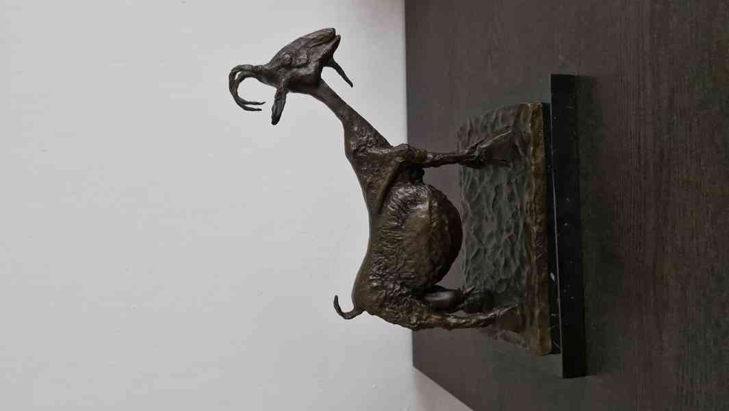 Picasso - koza - bronz  - foto 6