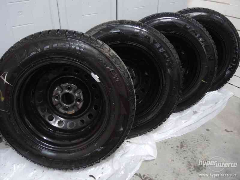 Zimní kola R14 ET45 4x100 5,5J 54mm + pneu Dayton 175/70 - foto 3