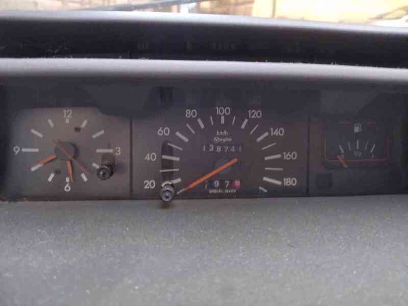 Peugeot 205 - foto 6