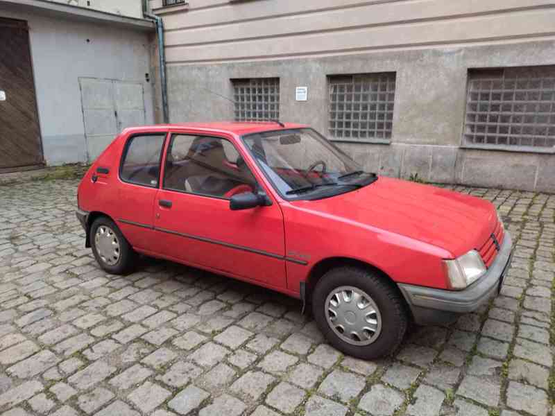 Peugeot 205 - foto 3