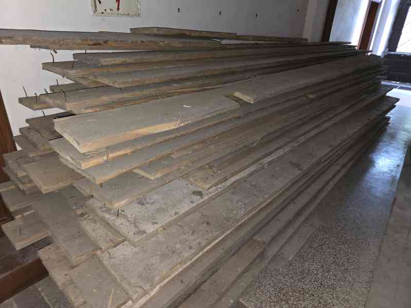 Prkna / fošny / latě z tvrdého dřeva rozměry 550cm - foto 3