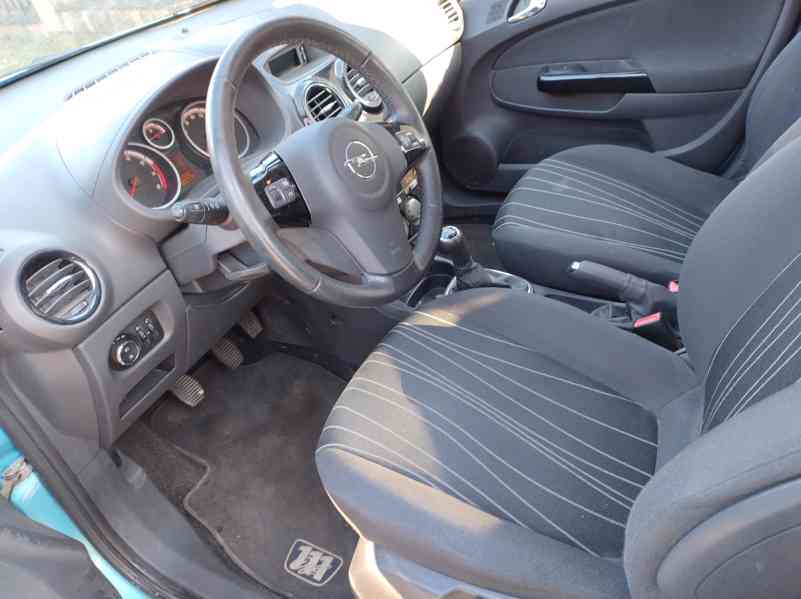 Prodám Opel Corsa - foto 9