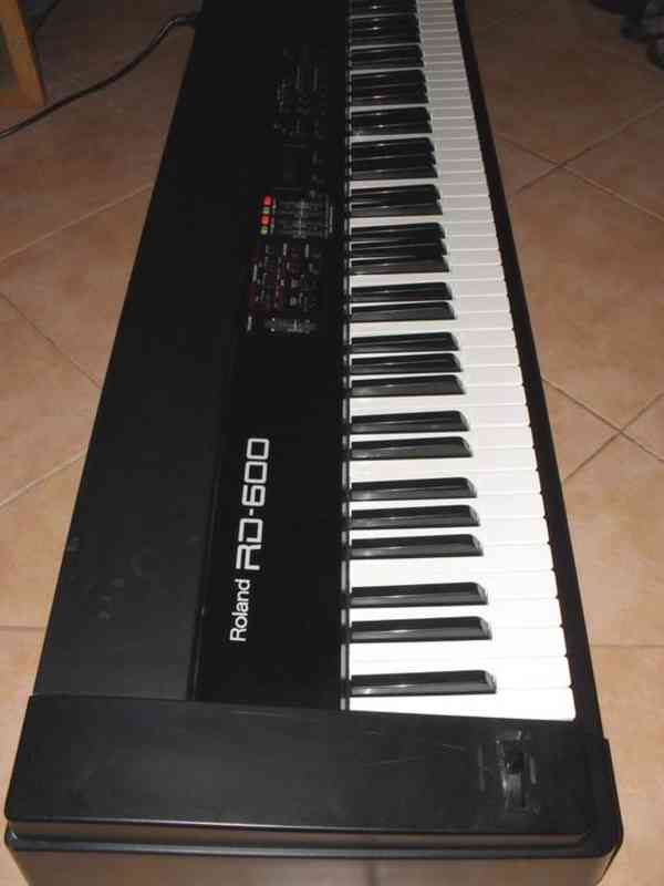 Stage piano Roland RD 600 - foto 5