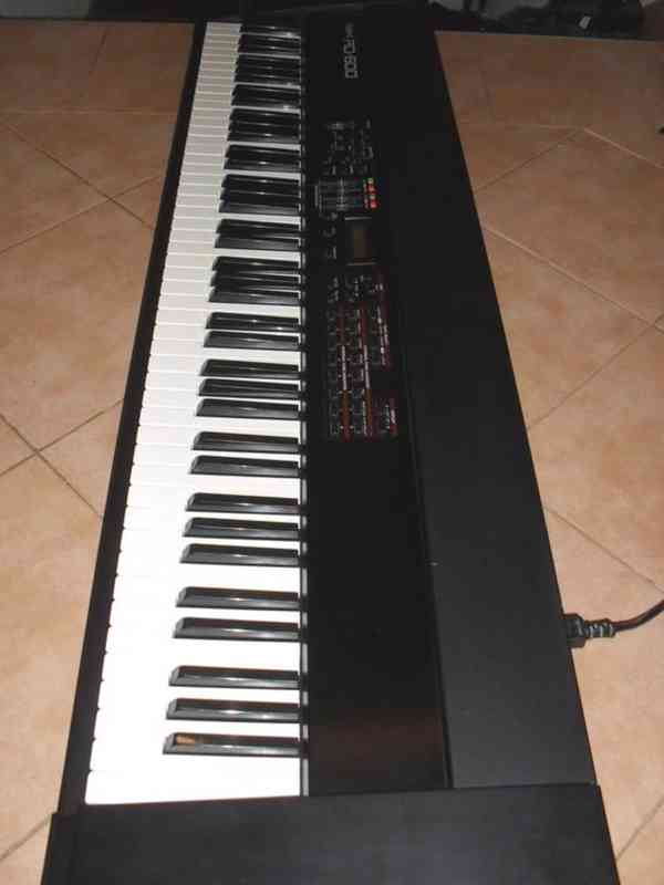 Stage piano Roland RD 600 - foto 6