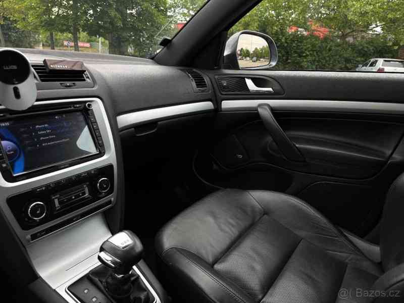 Škoda Octavia 2,0   VRS - foto 12