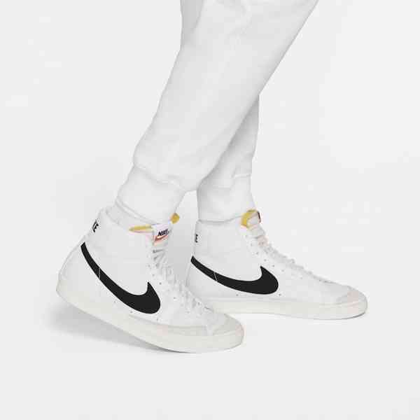 Nike - Pánské bílé cargo jogger kalhoty Velikost: XS - foto 5