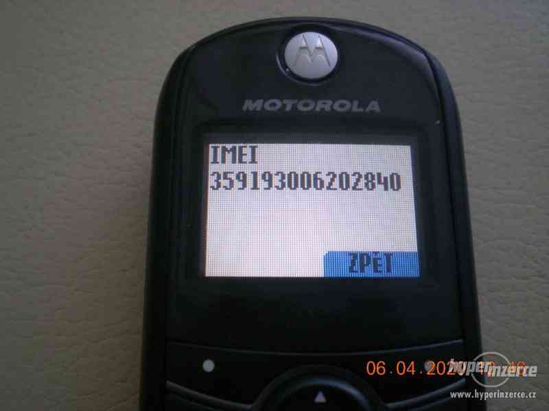 Motorola C139 - plně funkční mobilní telefon - foto 3