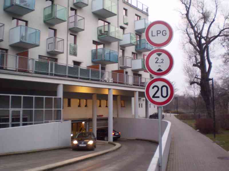 Parkovací stání k pronájmu – parking place for rent - foto 3