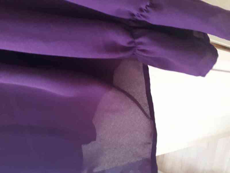 Poloprůsvitná fialová halenka - foto 5