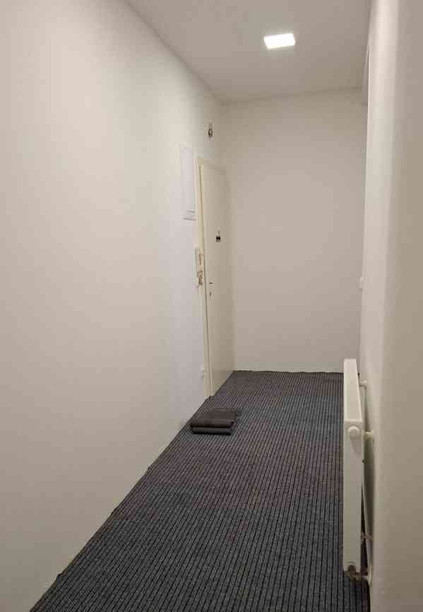 Pronájem bytu 2kk po rekonstrukci v Brně na ulici Podnásepní - foto 2