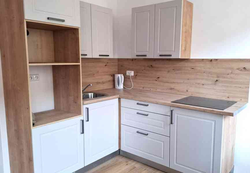 Pronájem bytu 2kk po rekonstrukci v Brně na ulici Podnásepní - foto 4