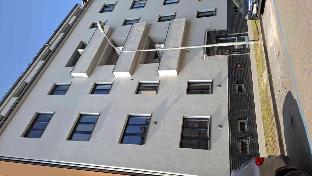 Pronájem bytu 2kk po rekonstrukci v Brně na ulici Podnásepní - foto 15