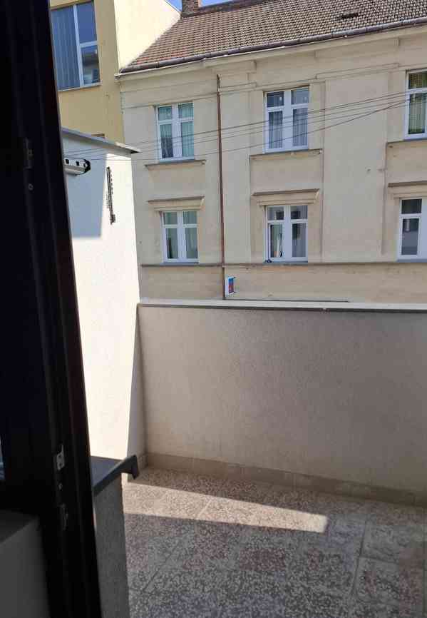 Pronájem bytu 2kk po rekonstrukci v Brně na ulici Podnásepní - foto 8