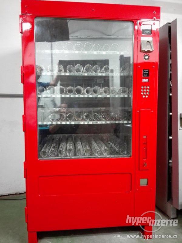 Automat na drobné zboží Wurlitzer (sušenky, pet lahve) - foto 1