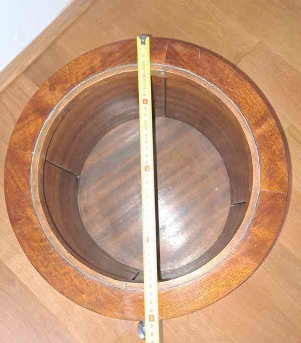 Kulatý noční stolek - foto 5