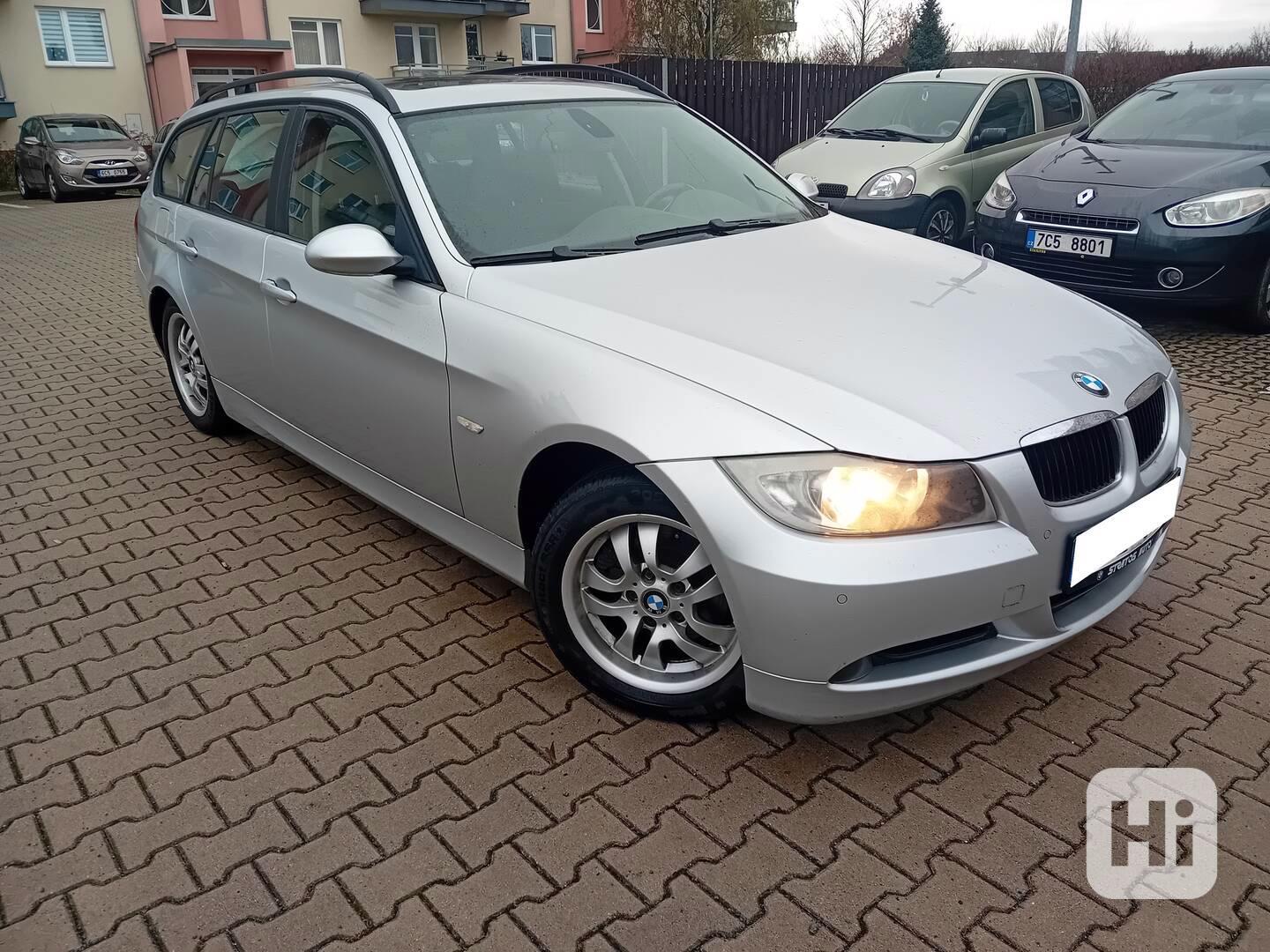 BMW 320i Touring - foto 1