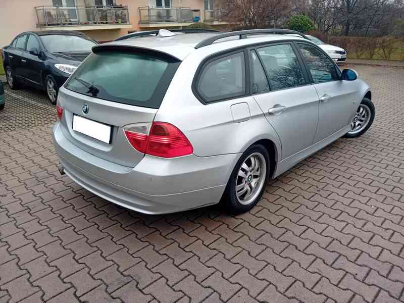 BMW 320i Touring - foto 3