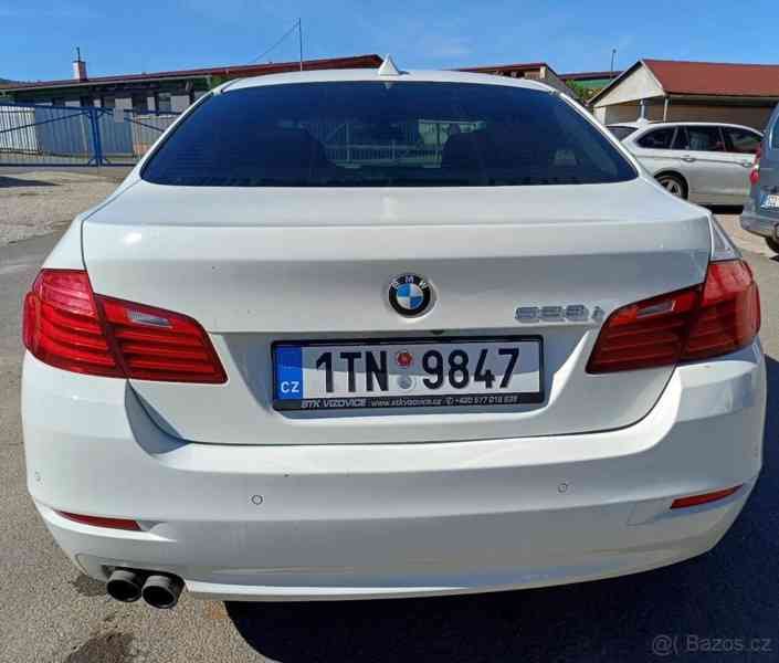 BMW Řada 5 2,0   528 I - foto 18