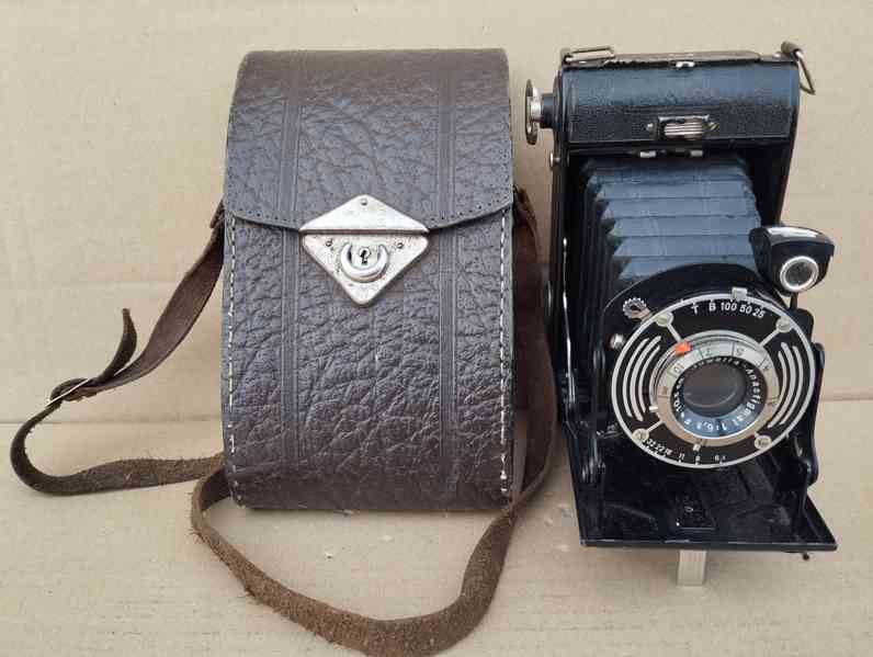 Starý krásný měchový fotoaparát BALDA  s pouzdrem