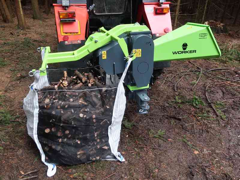 Štěpkovač špalíkovač za traktor do120mm BIG BAG - foto 1