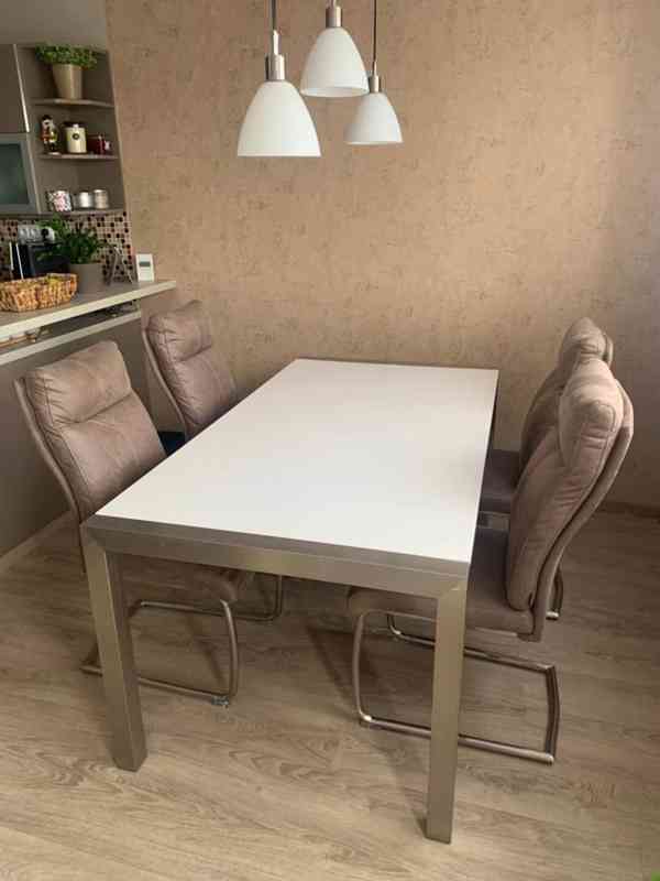 Jídelní stůl a židle - foto 2