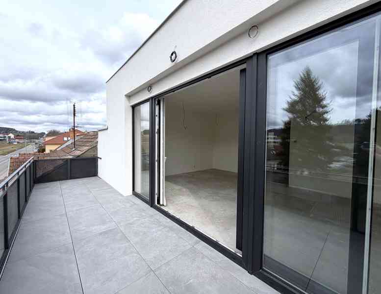 MODERNÍ BYT 3+KK S VLASTNÍ ZAHRADOU, ČESKÁ OKRES BRNO-VENKOV - foto 3