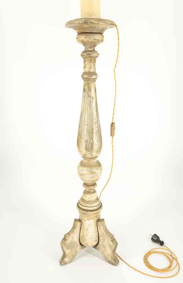 Dřevěná stojací lampa s pergamenovým stínidlem - foto 3