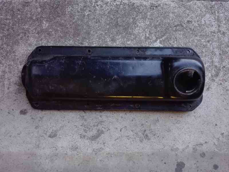 Víko ventilů Golf IV