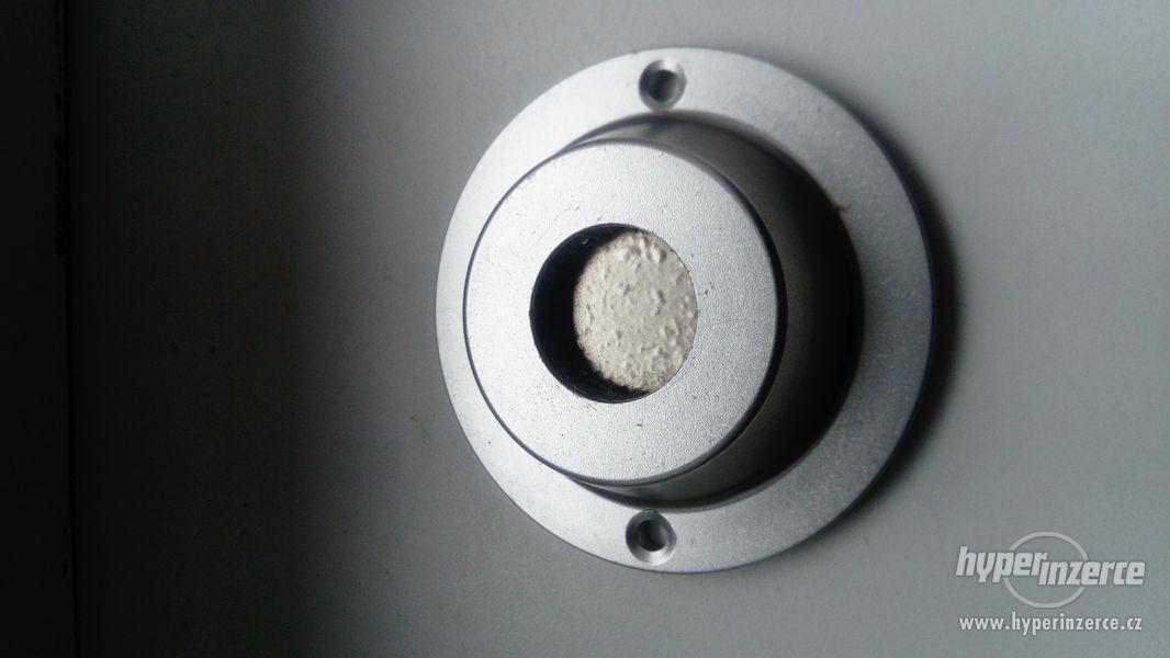 Magnetický uvolňovač bezpečnostních etiket - foto 2