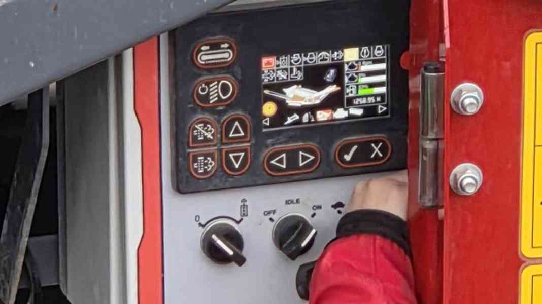 25.7t hrubotřídič 300t/h mobil 2síta Maximus 512S - foto 7