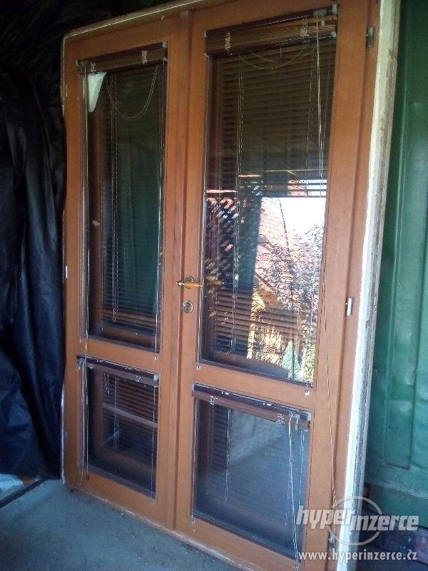 prodej použitých dřevěných oken - foto 4