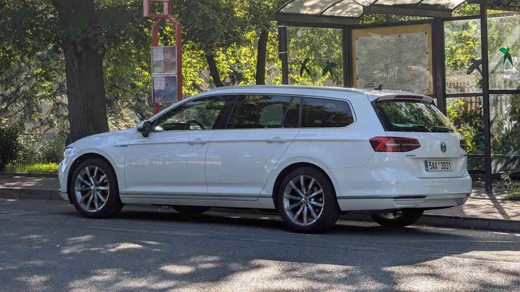 Volkswagen Passat Variant 2.0 TDI 4MOTION Highline (ČR) - foto 2