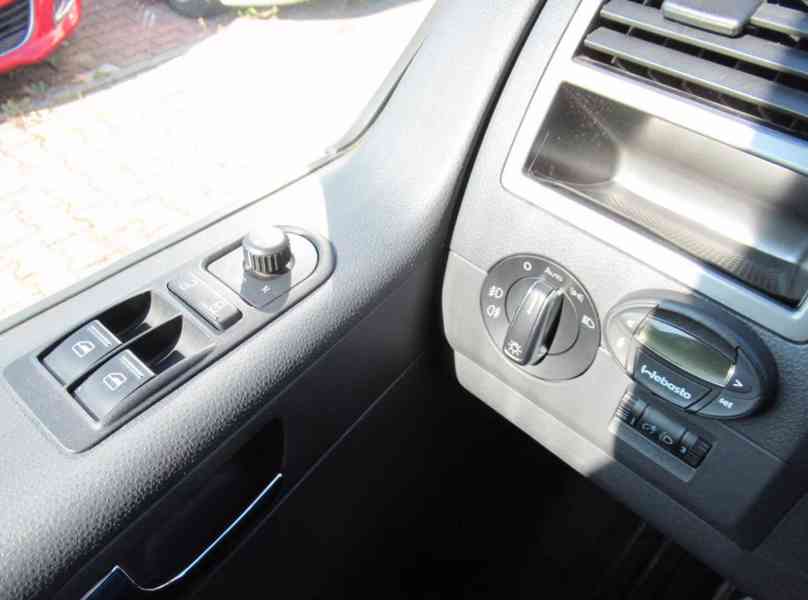 Volkswagen T5 Multivan 2,0TDI Special 4Motion 103kw - foto 11