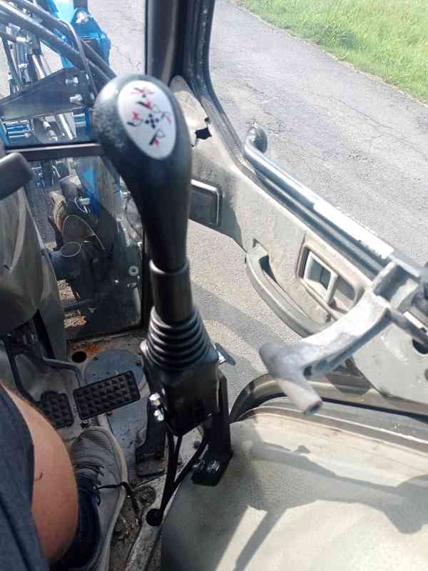 Iseki Geas 27 originální kabinou ,nakladačem - foto 4