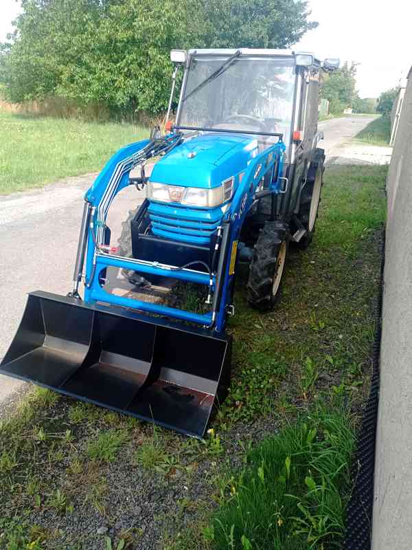 Iseki Geas 27 originální kabinou ,nakladačem - foto 2