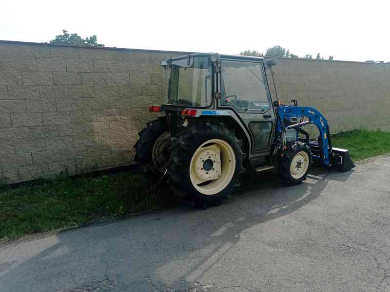 Iseki Geas 27 originální kabinou ,nakladačem - foto 3