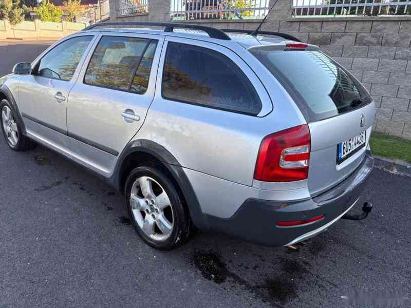 Škoda Octavia scout 2.0 tdi4x4 103kw - foto 9